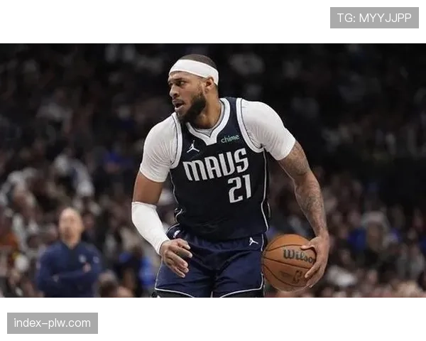 独行侠加福德右脚踝处理中,护筐与篮板保护能力待考